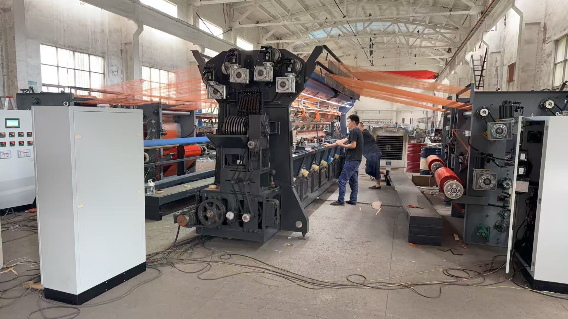 son şirket davası hakkında Double Needle Bed Warp Knitting Machine for Industrial Textile Manufacturing